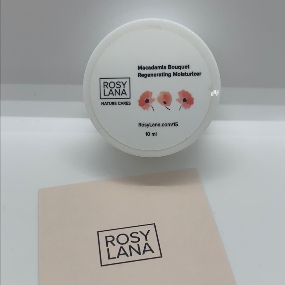 NWT Macadamia Bouquet Regenerating Moisturizer